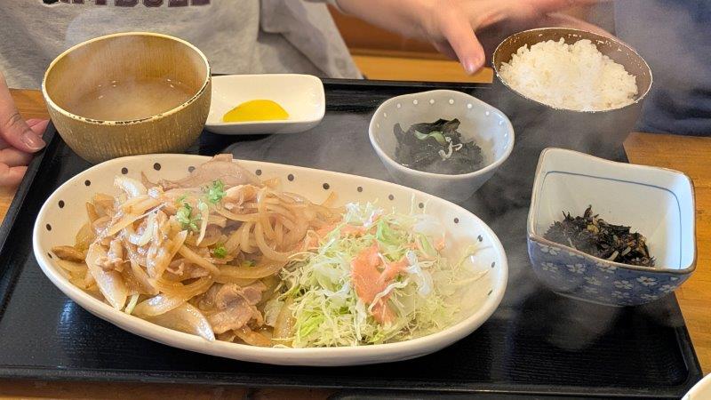 ぶたの生姜焼き定食