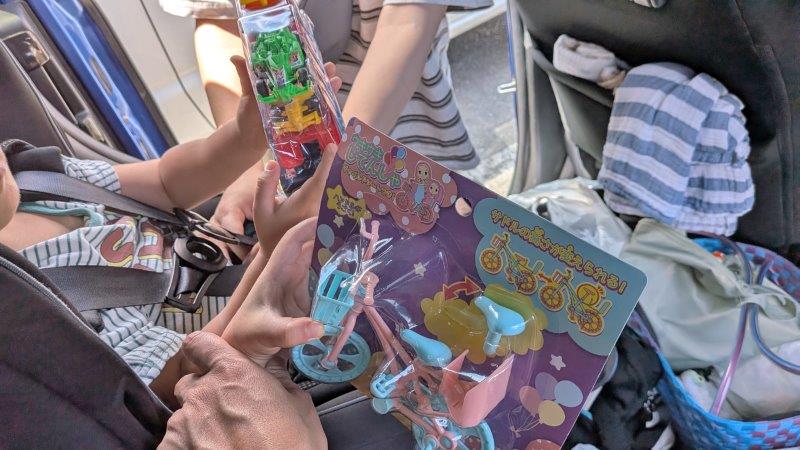 お子様ランチおもちゃ