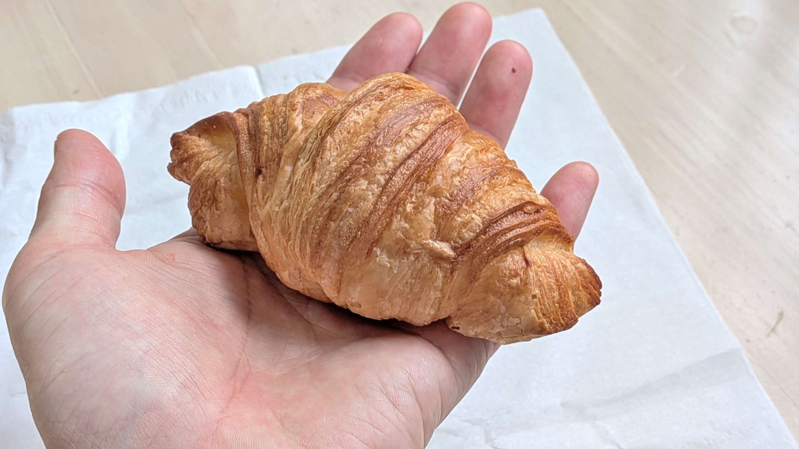 ベーカリーファリーヌ クロワッサン 80円