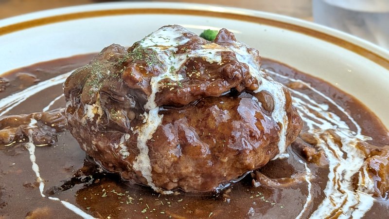 ハンバーグのソースのアップ